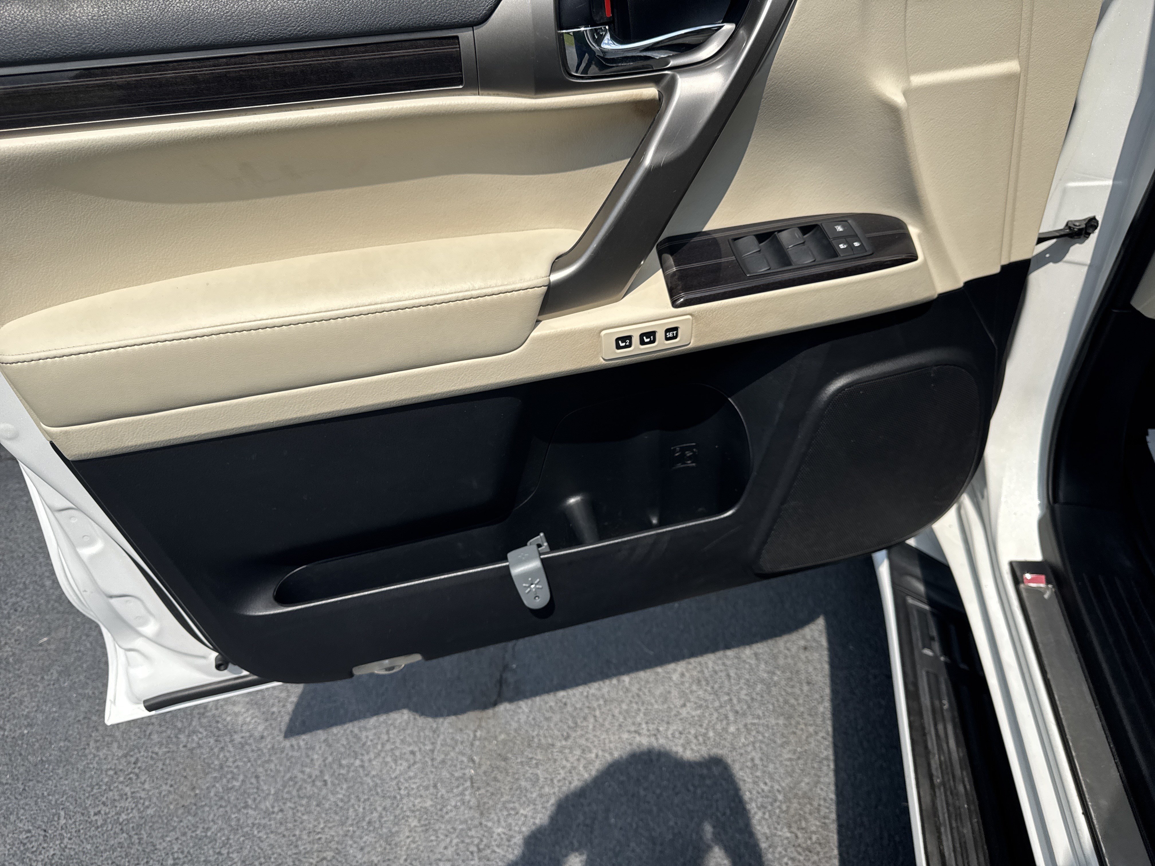 Used 2021 Lexus GX 460 Premium w/ Premium Package AWD/4WD image 23
