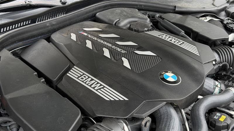 Used 2019 BMW M850i xDrive Coupe w/ M Carbon Exterior Package AWD/4WD image 59