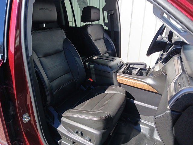 Used 2020 GMC Yukon XL Denali image 46