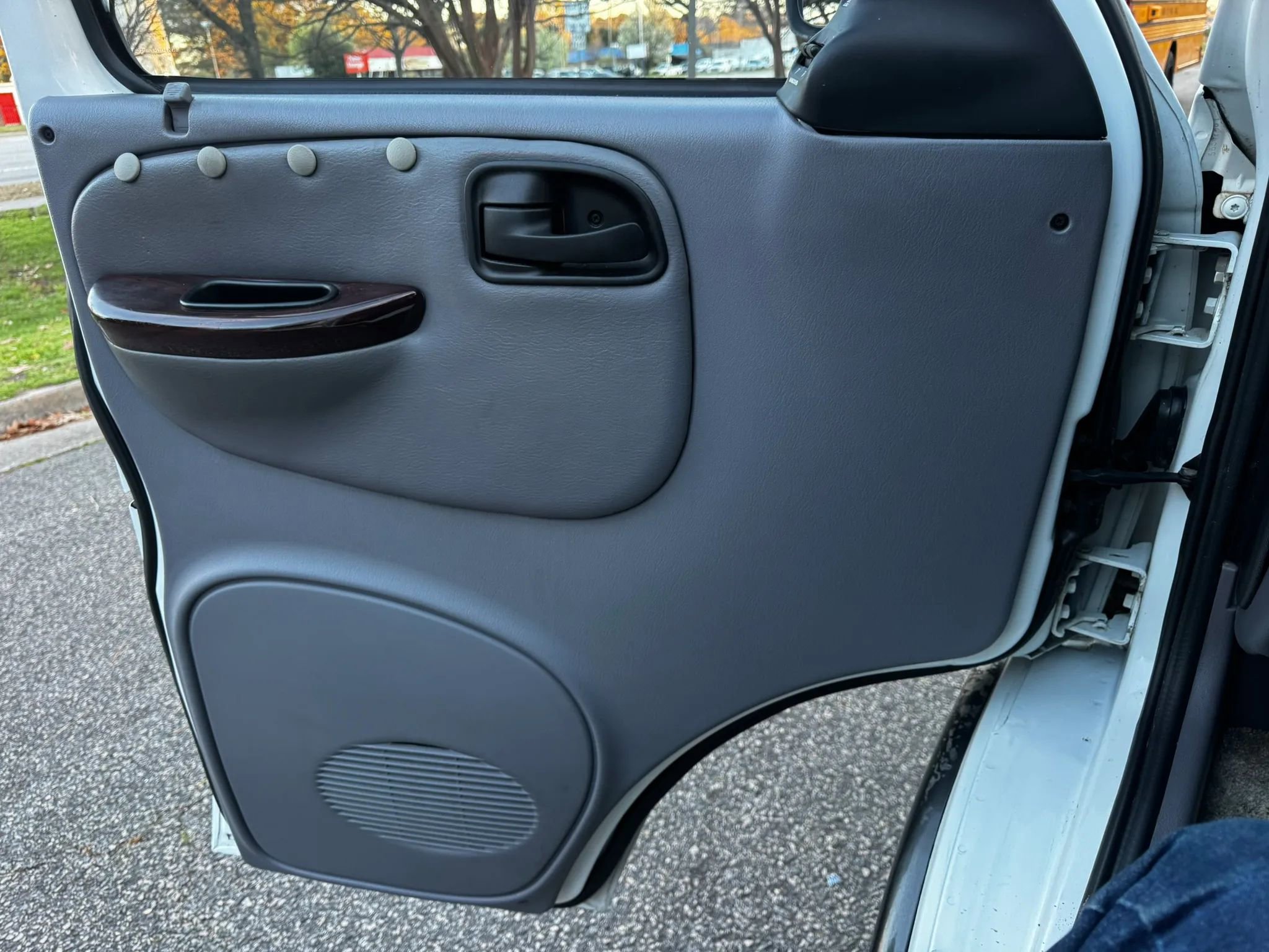 Used 2000 Dodge B1500 Van RWD image 14