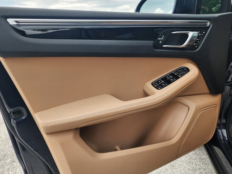 Used 2023 Porsche Macan image 29