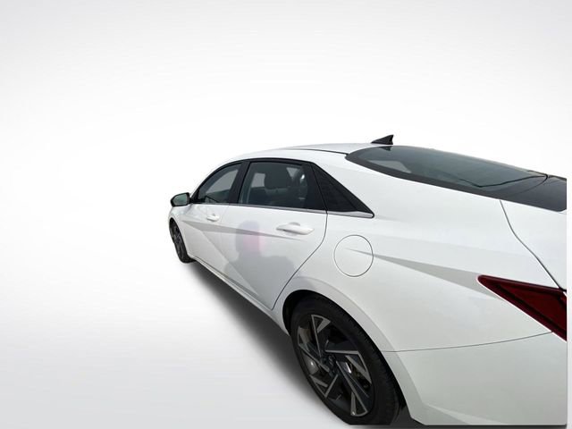 Used 2024 Hyundai Elantra Limited image 6