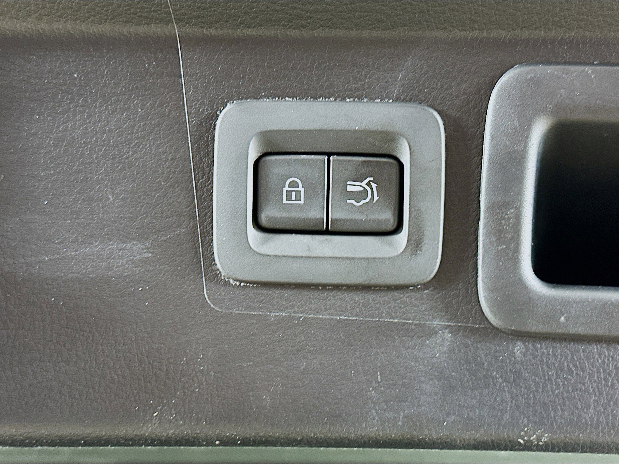 Used 2025 MAZDA CX-50 AWD 2.5 Hybrid w/ Premium Pkg image 29