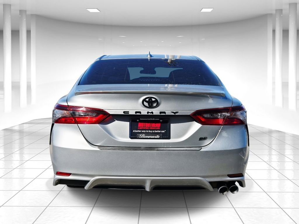 Used 2021 Toyota Camry SE image 4