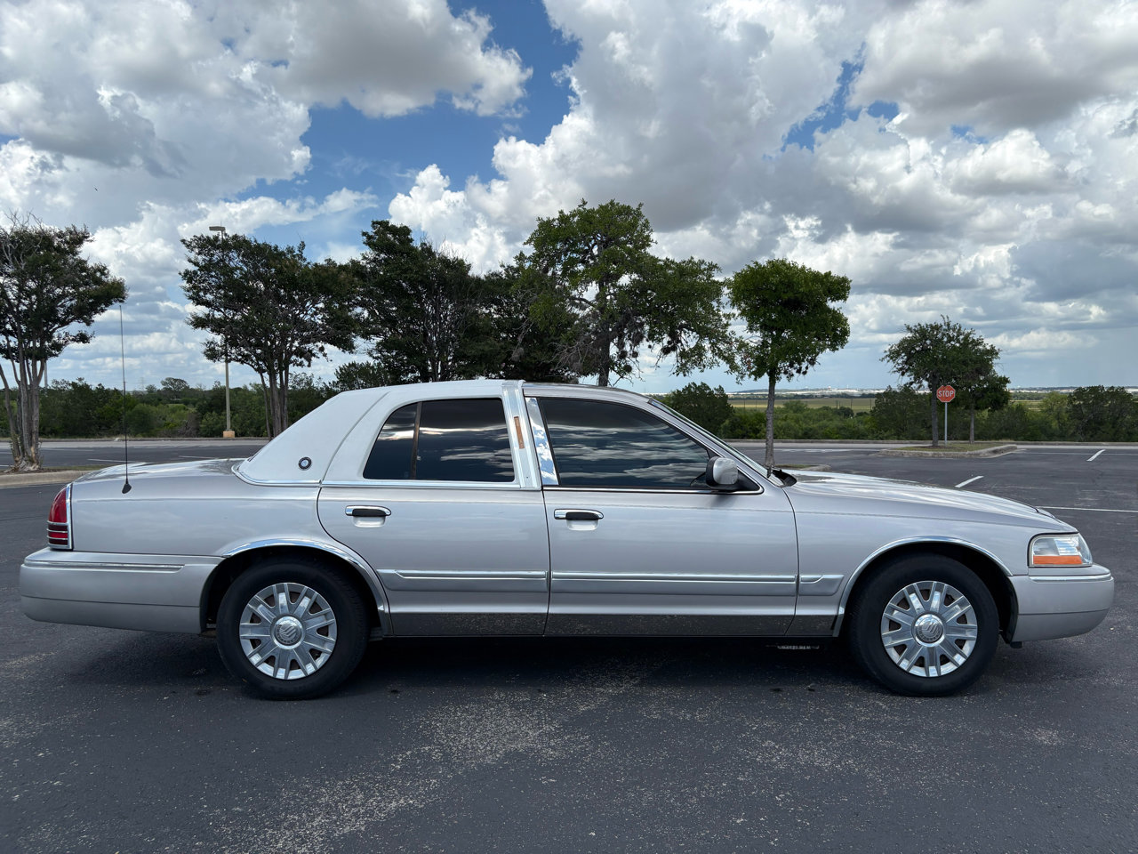 Used 2005 Mercury Grand Marquis GS image 42