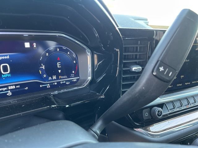 Used 2023 Chevrolet Silverado 1500 LT AWD/4WD image 26
