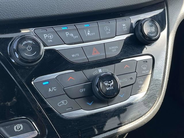 Used 2020 Chrysler Pacifica Touring-L w/ Advanced Safetytec Group image 32