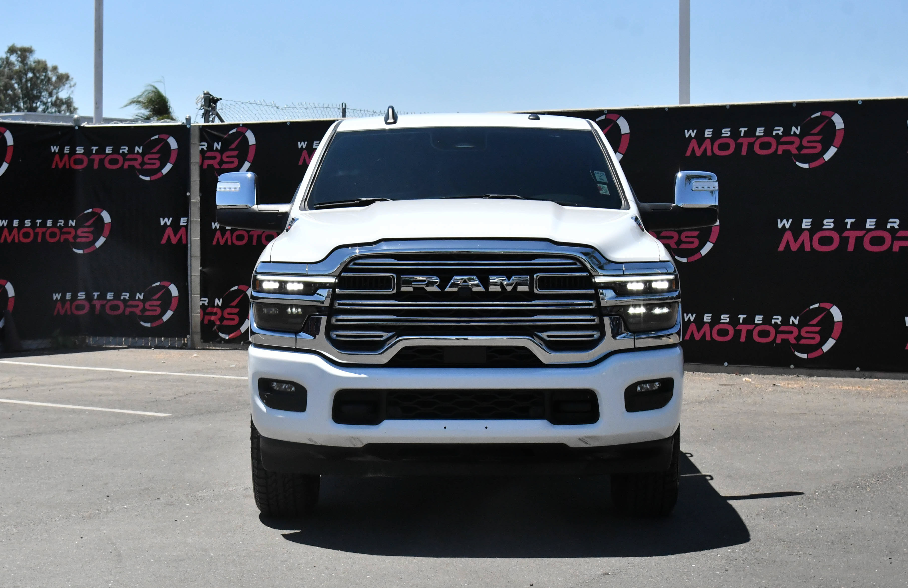 Used 2026 RAM 2500 Laramie AWD/4WD image 2