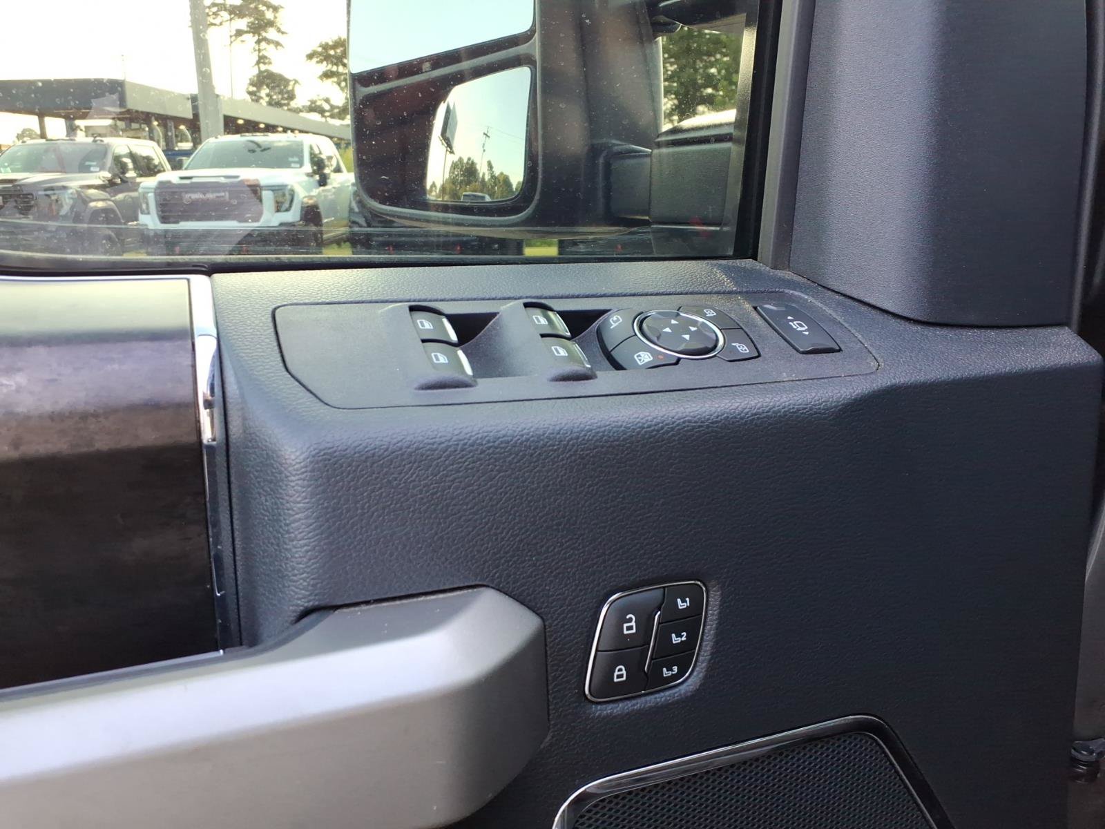 Used 2022 Ford F250 Lariat w/ Tremor Off-Road Package AWD/4WD image 7