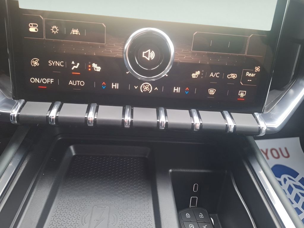 Used 2024 GMC Acadia AT4 w/ LPO, Floor Liner Package image 39