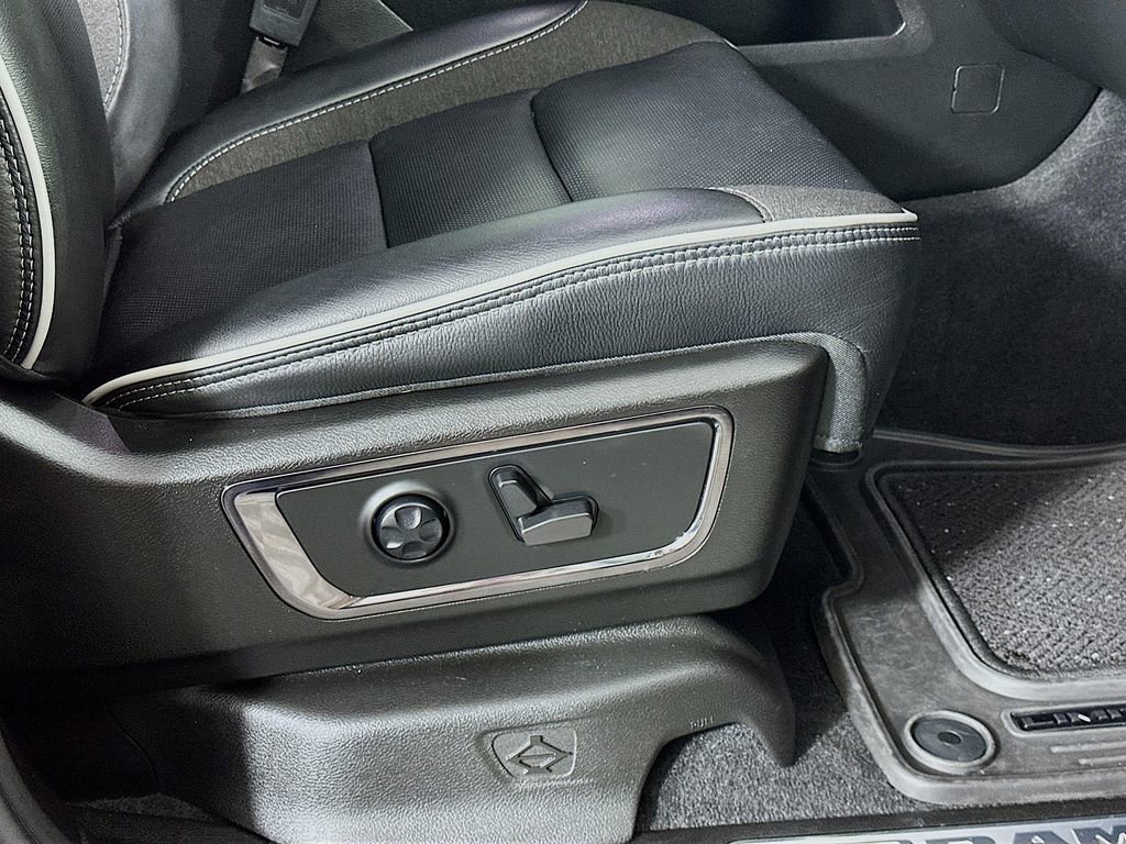 Used 2025 RAM 1500 Limited image 24