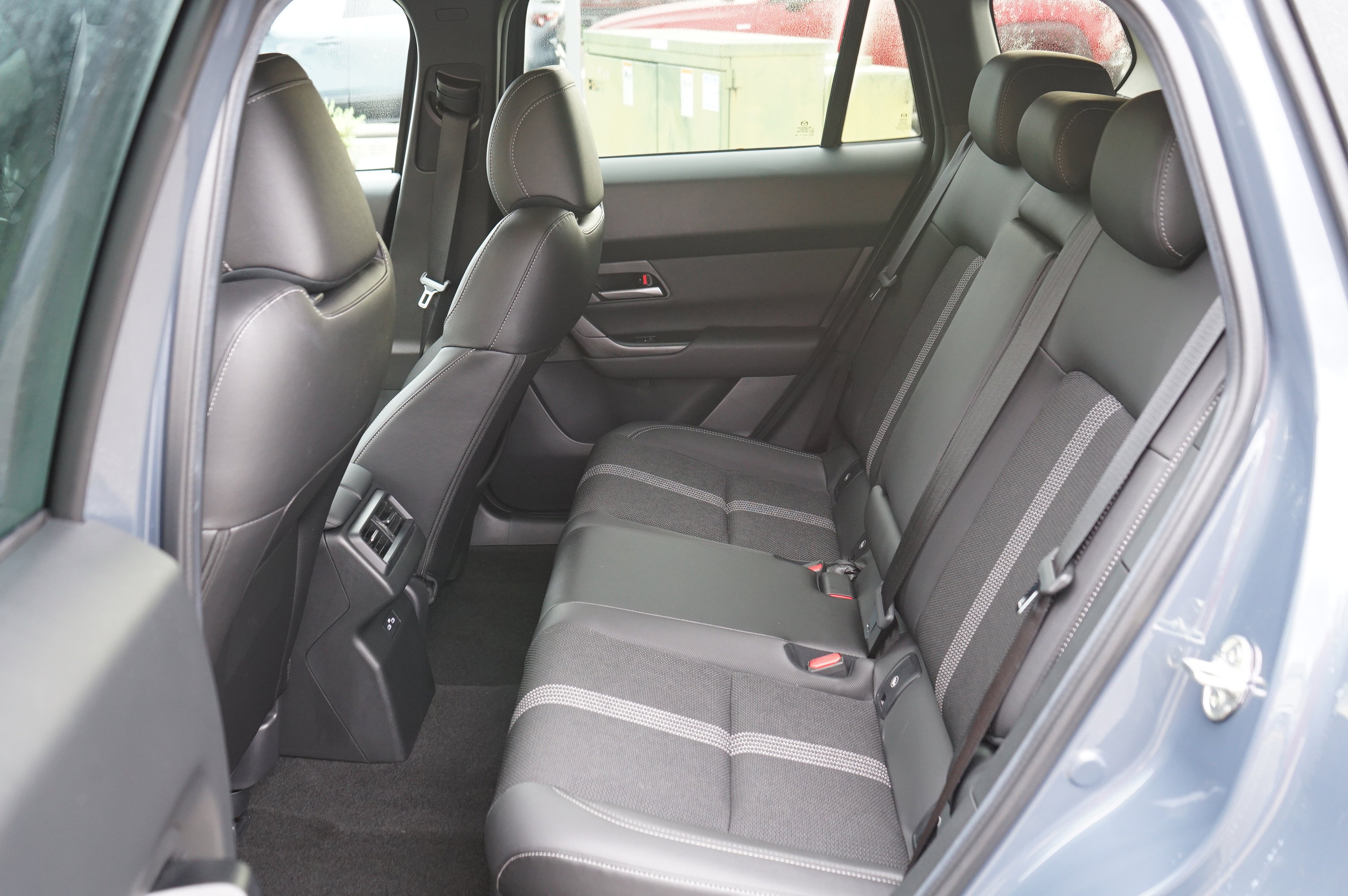 Used 2025 MAZDA CX-50 2.5 Hybrid w/ Preferred Pkg image 17