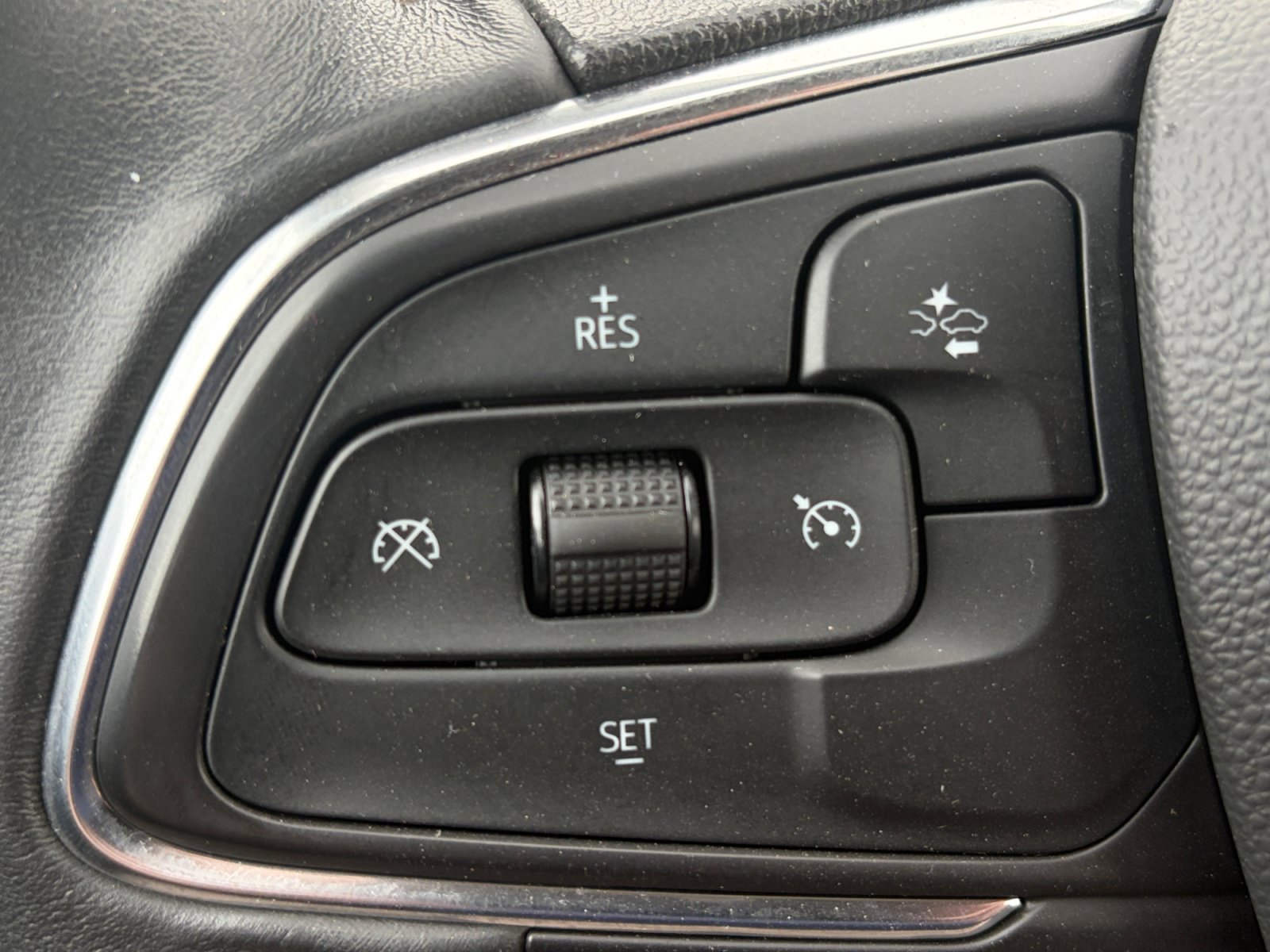 Used 2021 Buick Encore GX Select AWD/4WD image 18