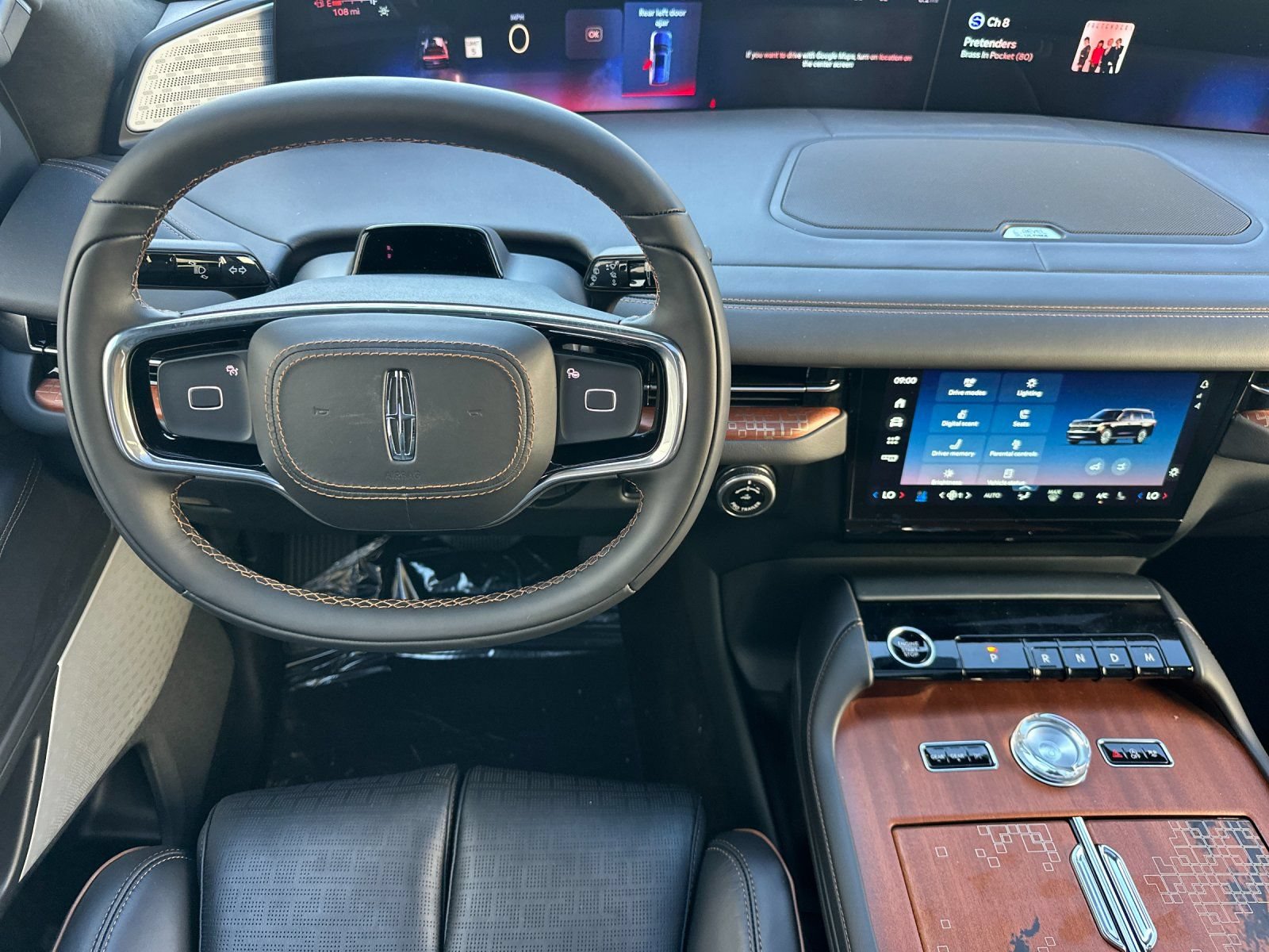 New 2027 Lincoln Navigator L Black Label AWD/4WD image 13
