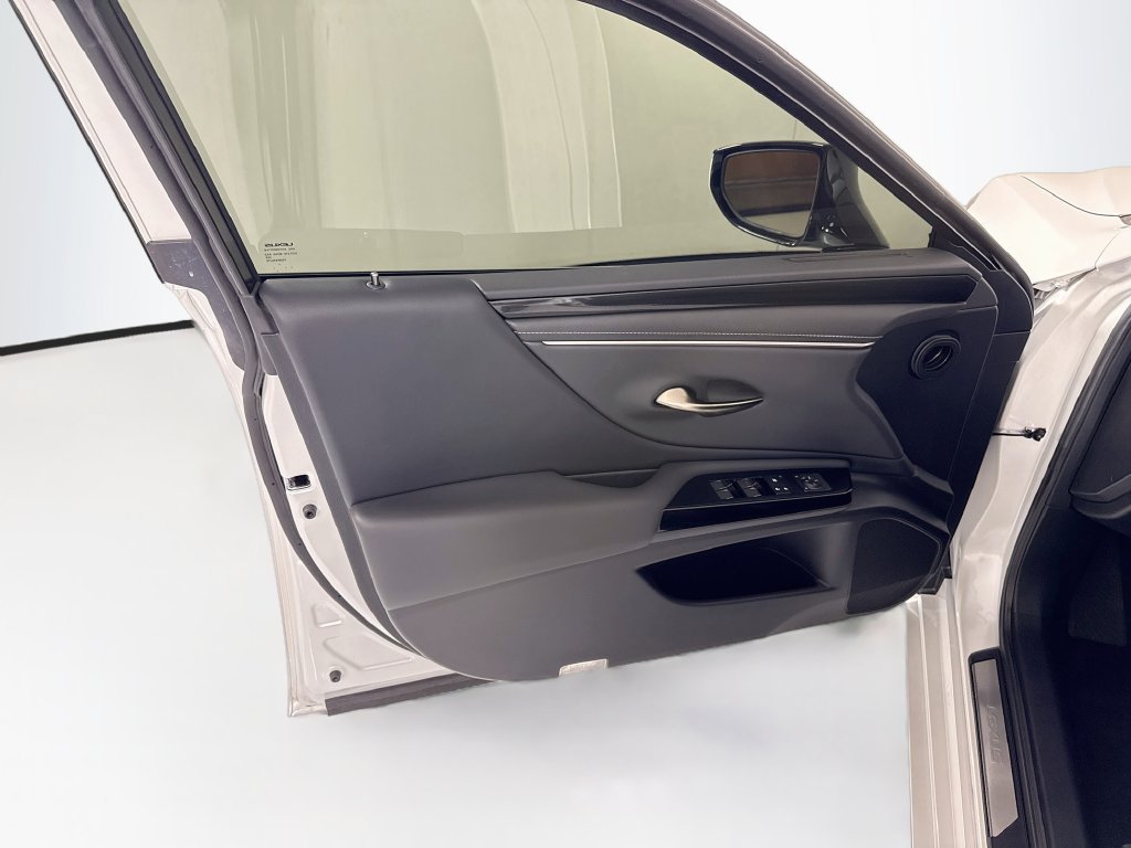 Used 2025 Lexus ES 350 w/ Accessory Package (Z2) FWD image 24