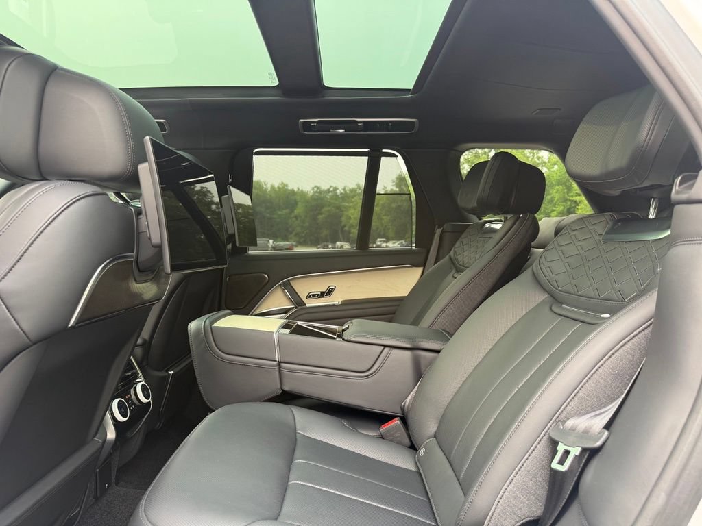 Used 2024 Land Rover Range Rover SV AWD/4WD image 21