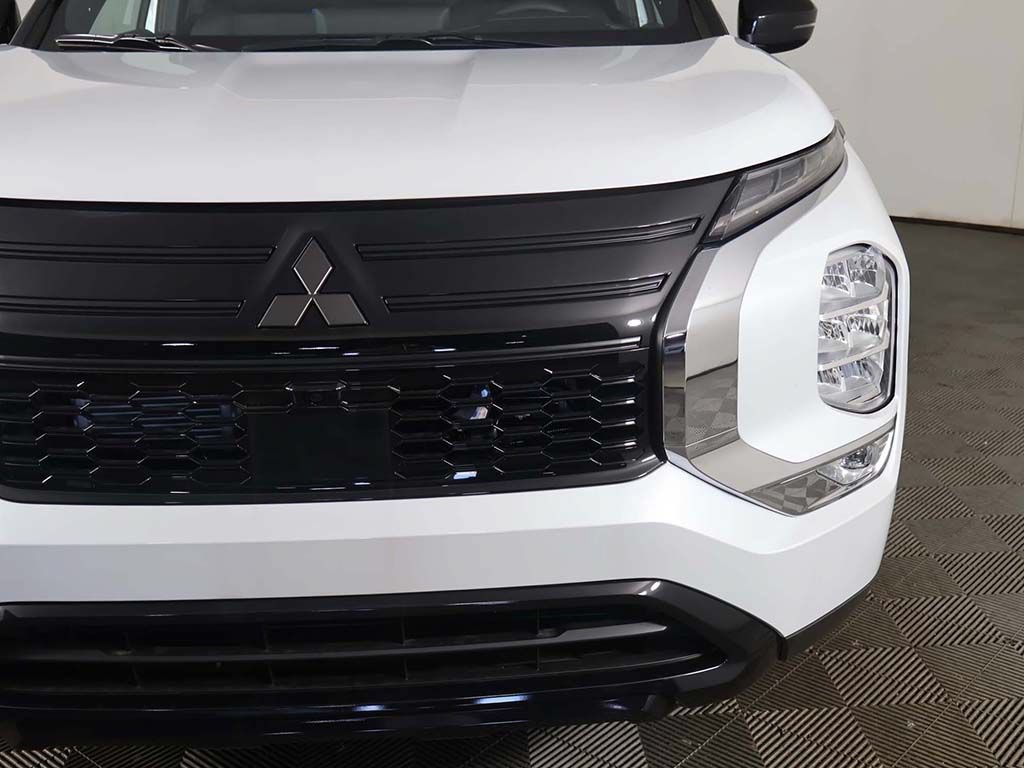 New 2026 Mitsubishi Outlander LE FWD image 14