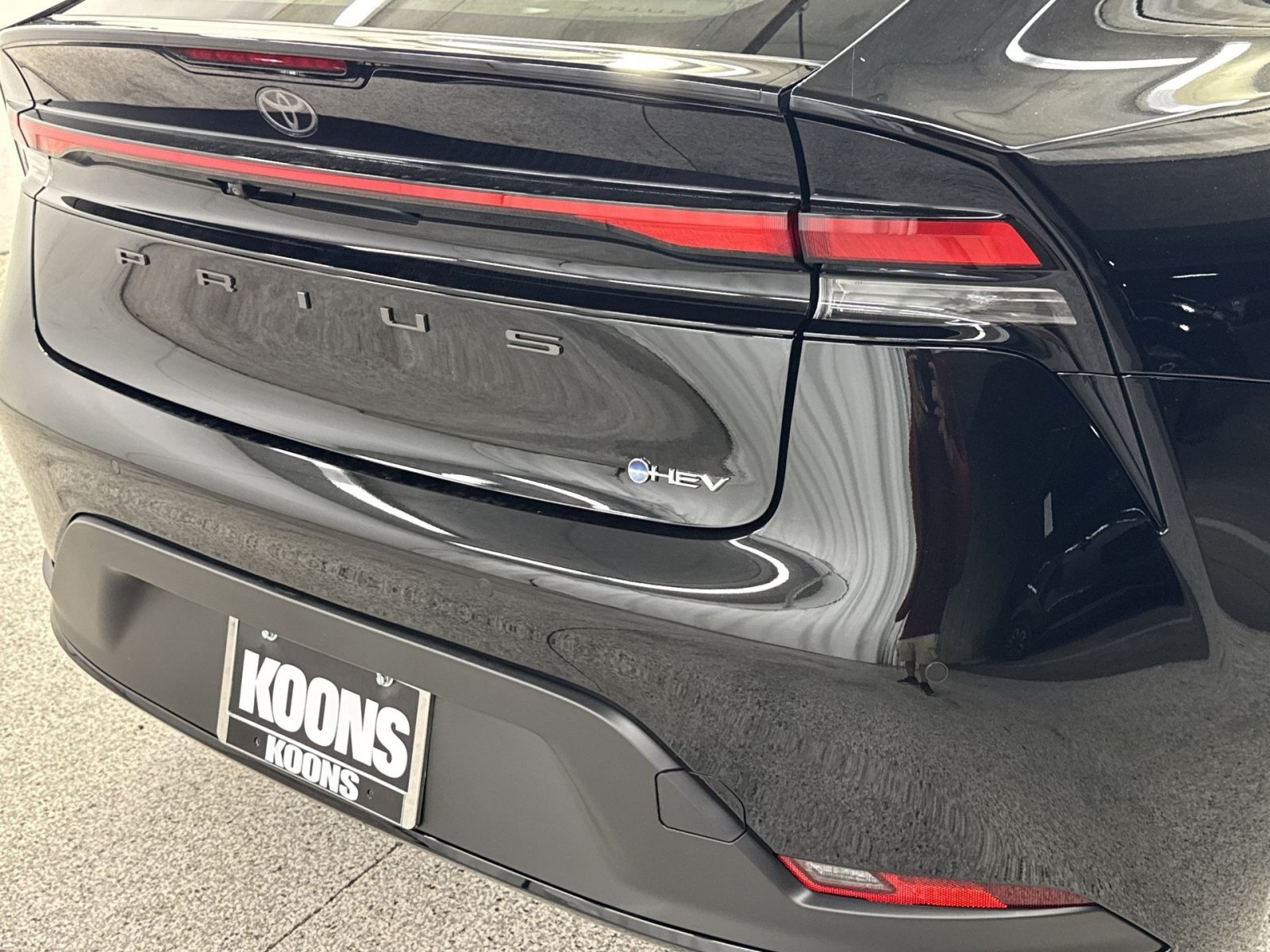 New 2027 Toyota Prius LE FWD image 34