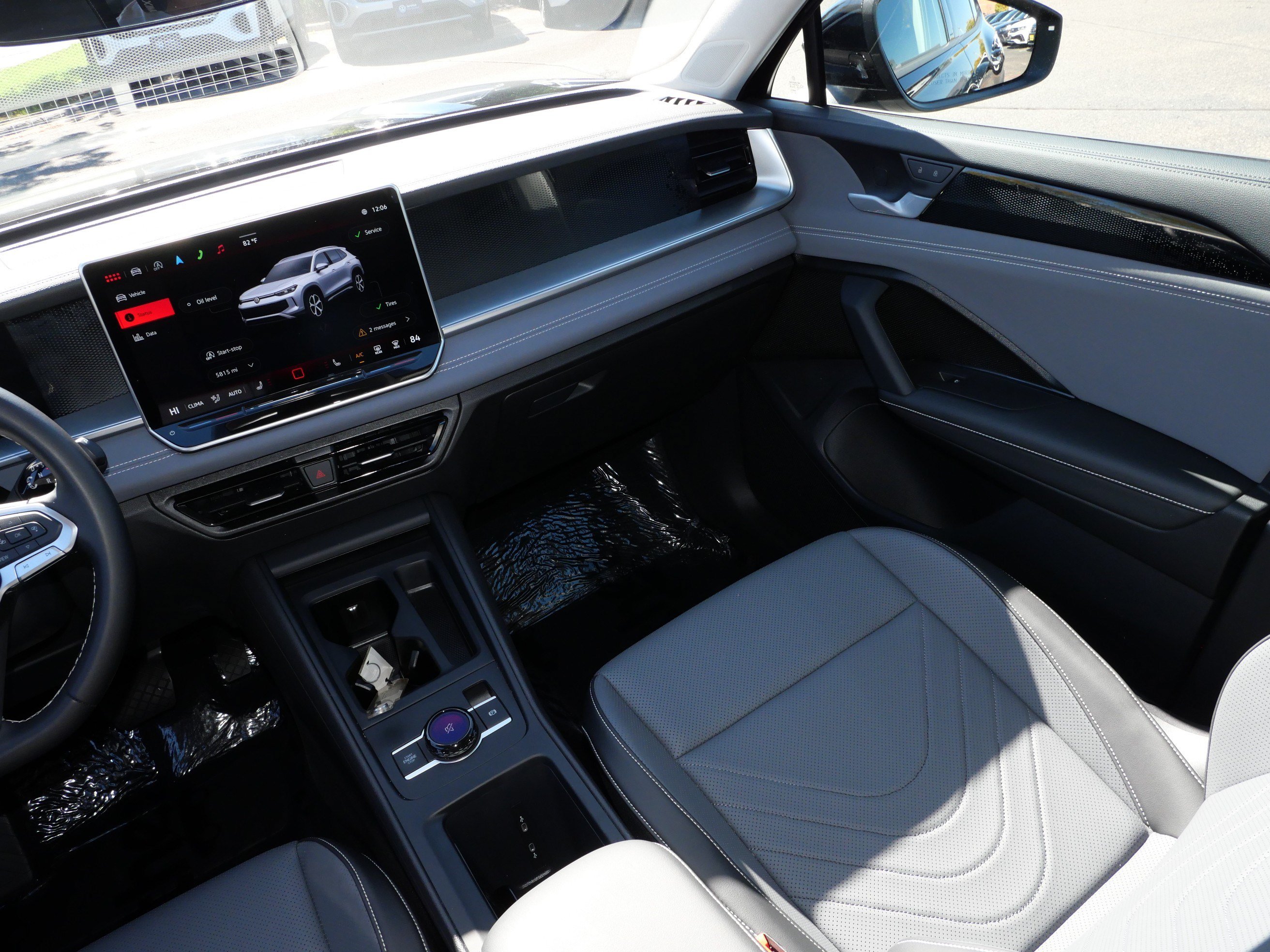 Certified 2025 Volkswagen Tiguan SE AWD/4WD image 11