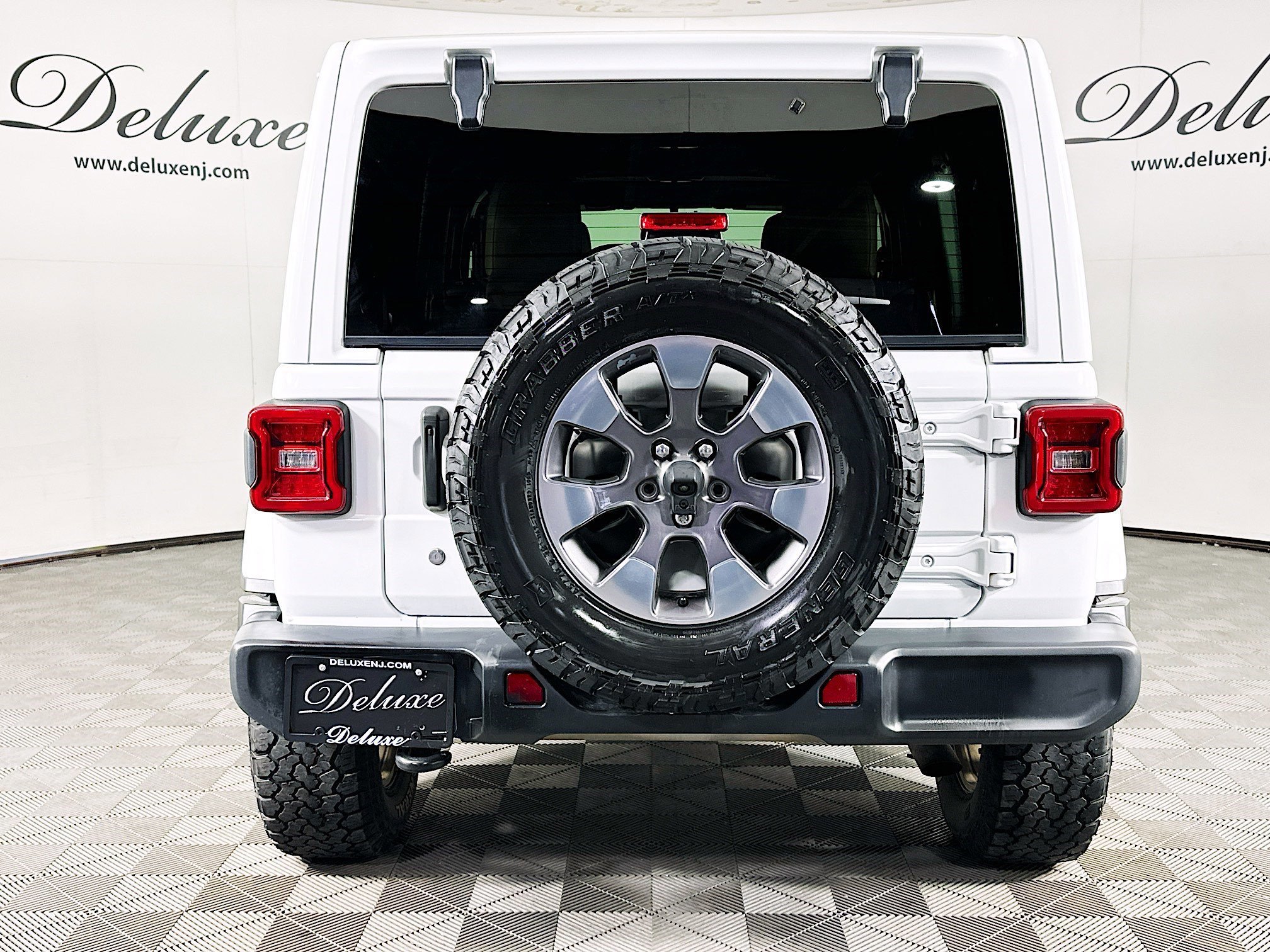 Used 2020 Jeep Wrangler Unlimited Sahara w/ LED Lighting Group AWD/4WD image 5