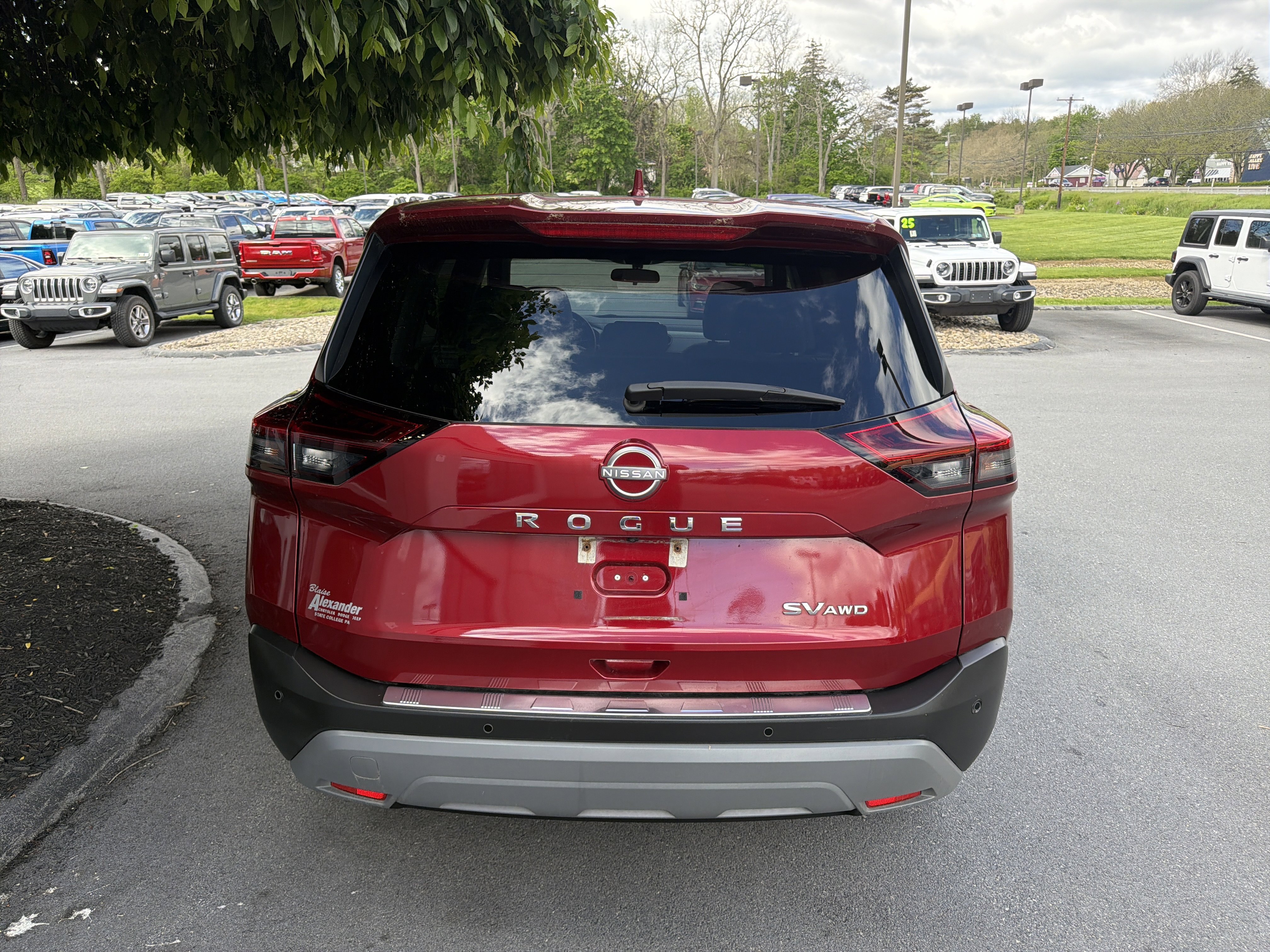 Used 2023 Nissan Rogue SV AWD/4WD video 3