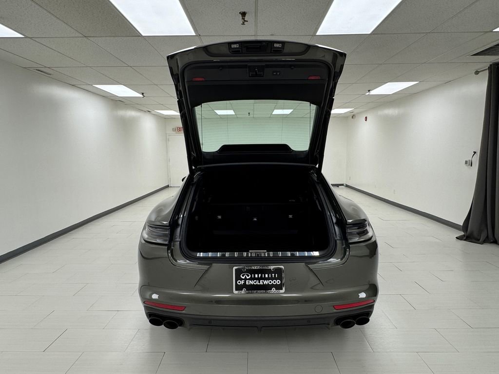 Used 2023 Porsche Panamera 4 Platinum Edition image 38