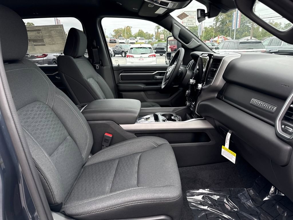 New 2026 RAM 1500 4x4 Crew Cab image 17