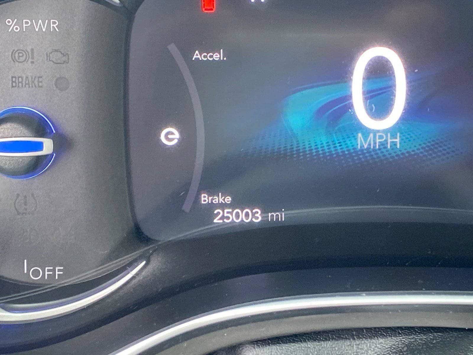 Used 2024 Chrysler Pacifica Premium FWD image 21