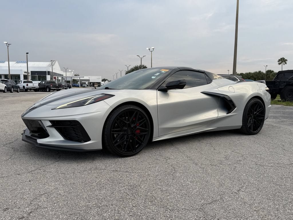 Used 2024 Chevrolet Corvette Stingray Premium Conv w/ Z51 Performance Package RWD image 9