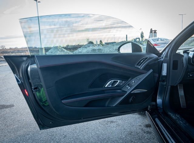 Used 2018 Audi R8 V10 plus image 14