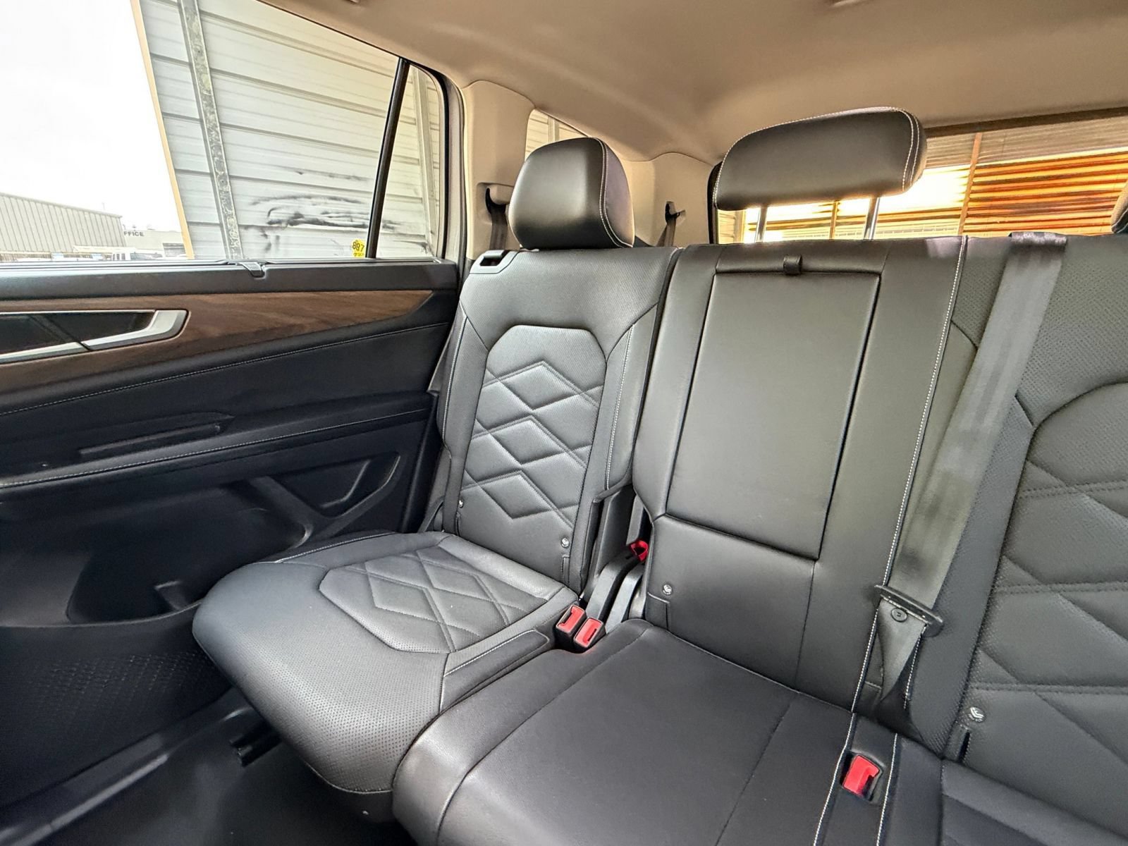 Used 2024 Volkswagen Atlas SE AWD/4WD image 39