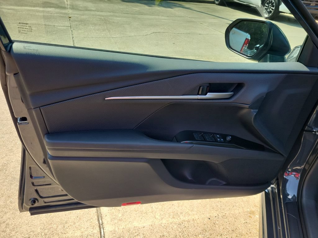Used 2026 Toyota Camry SE w/ Multimedia Upgrade Package FWD image 13