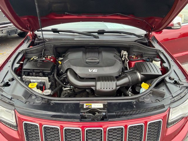 Used 2014 Jeep Grand Cherokee Overland w/ Advanced Technology Group AWD/4WD image 23