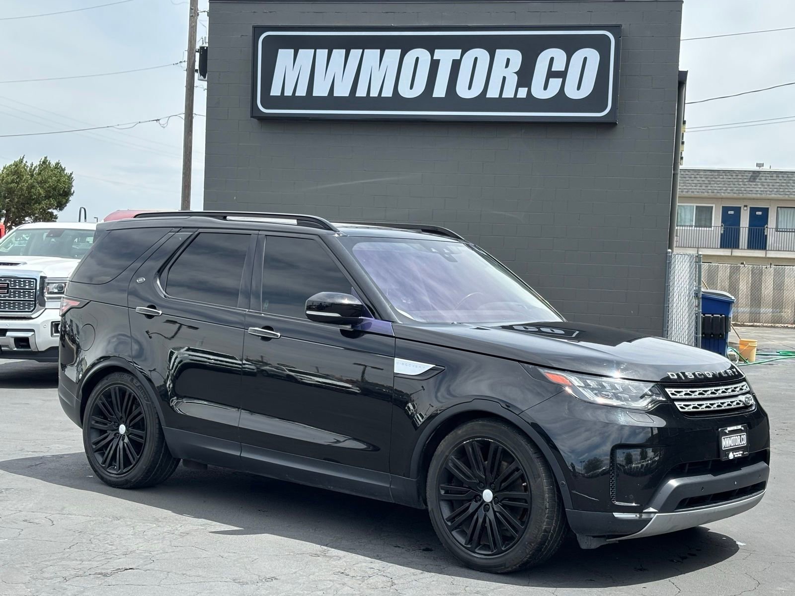 Used 2018 Land Rover Discovery HSE Luxury AWD/4WD image 1