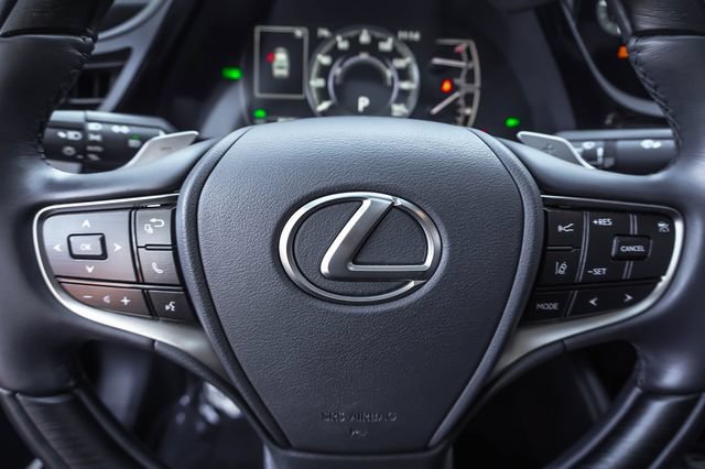 Certified 2025 Lexus ES 300h w/ Luxury Package FWD image 14