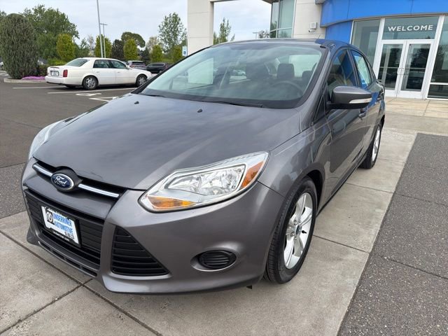 Used 2014 Ford Focus SE w/ SE Winter Package FWD image 8