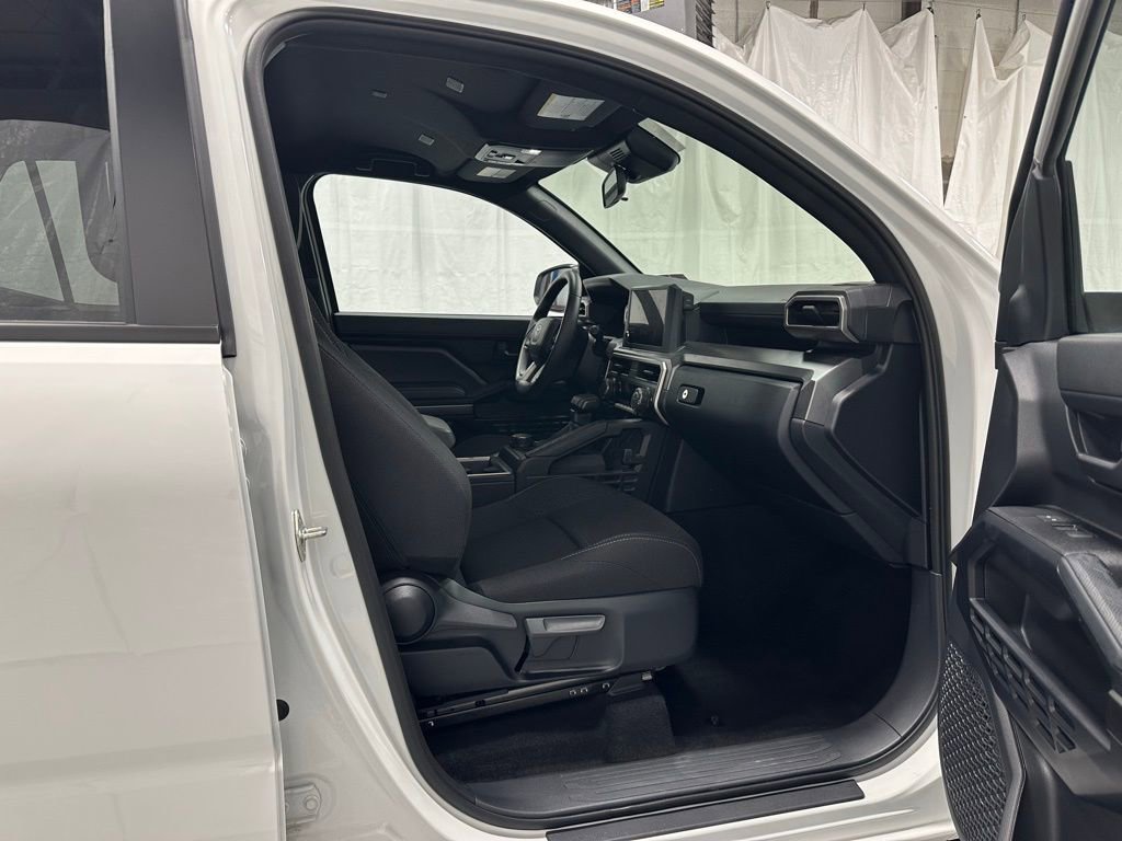 Used 2025 Toyota 4Runner SR5 AWD/4WD image 56