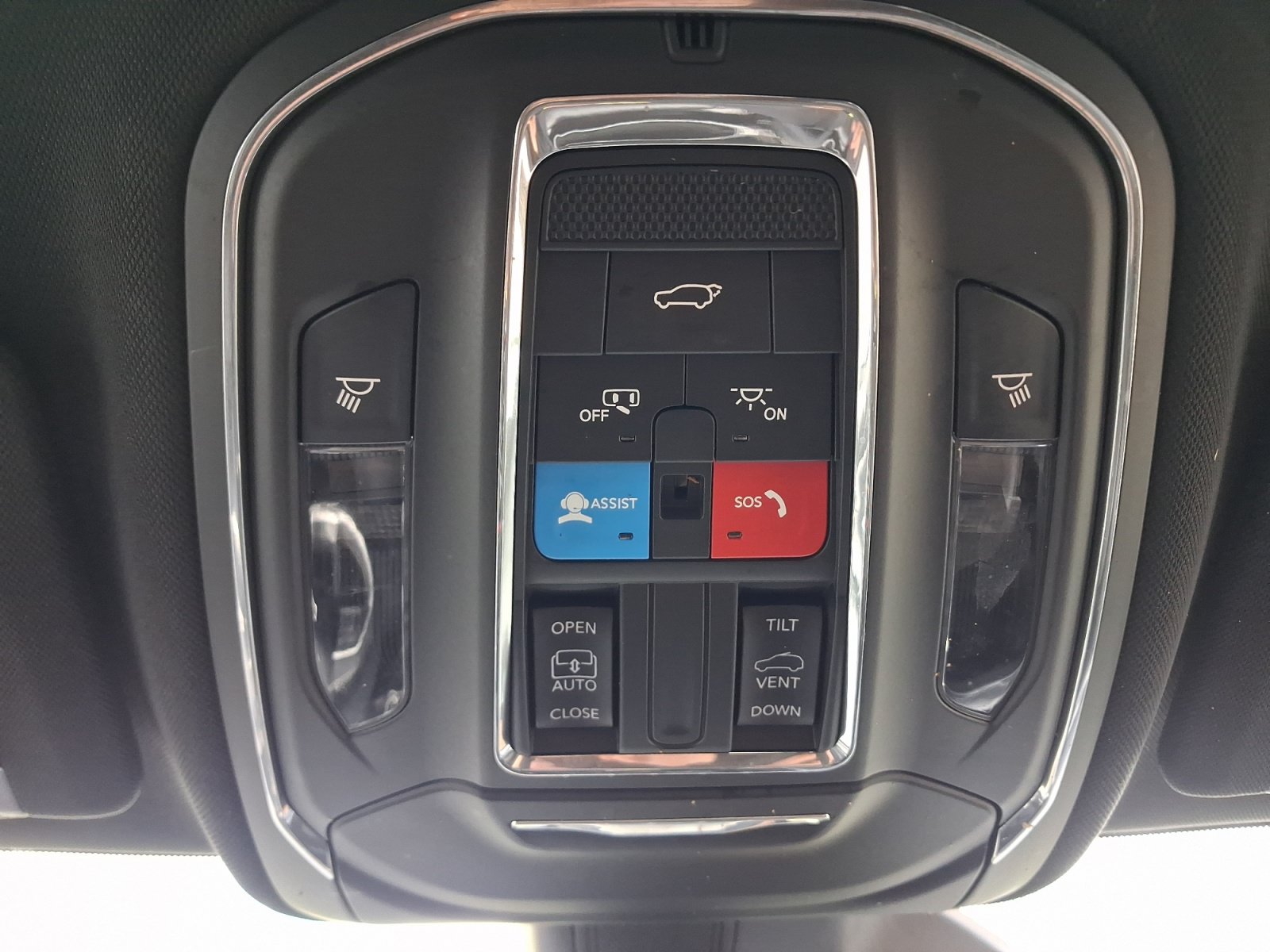 Used 2023 Jeep Grand Cherokee Altitude AWD/4WD image 30