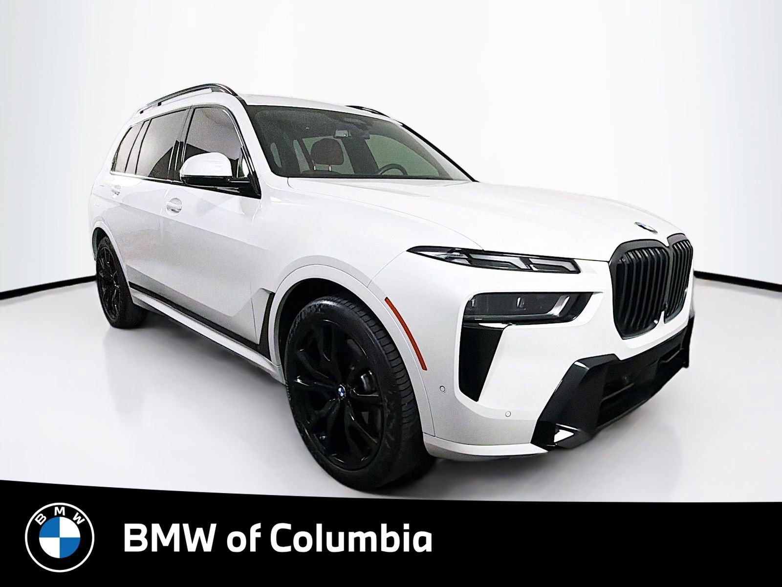 Used 2025 BMW X7 xDrive40i w/ Executive Package image 1