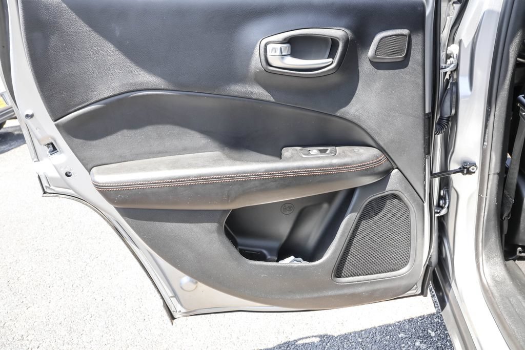Used 2021 Jeep Compass Limited w/ Sun and Sound Group AWD/4WD image 27