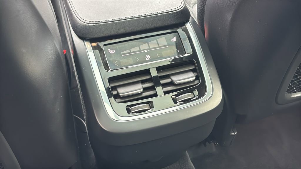 Certified 2023 Volvo XC90 B5 Plus w/ Protection Package Premier image 9