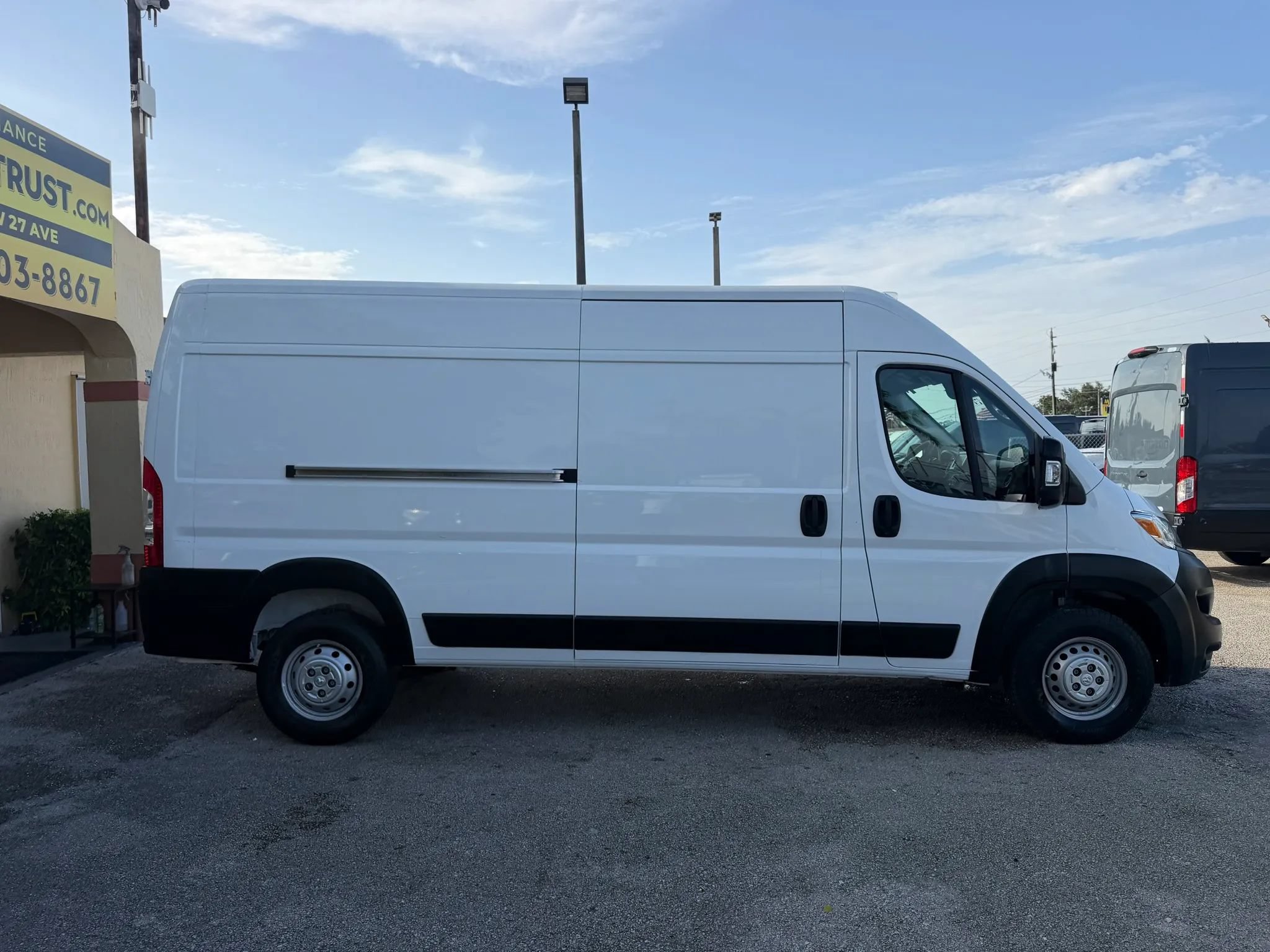 Used 2024 RAM ProMaster 2500 159 High Roof w/ Convenience Group FWD image 7