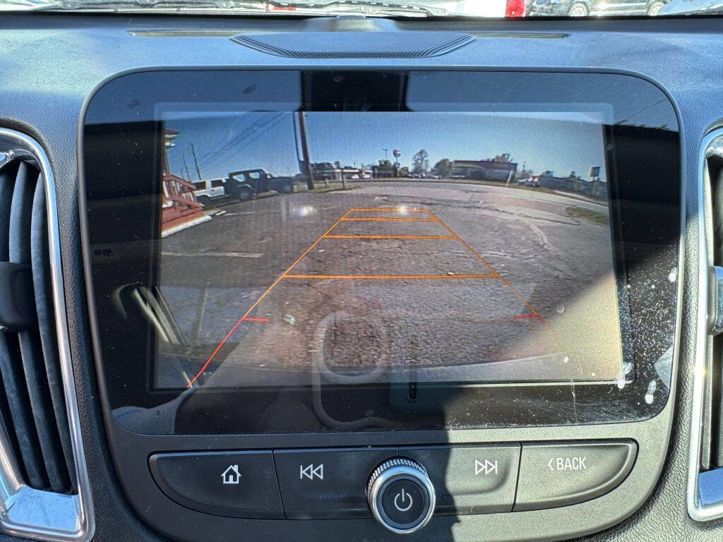 Used 2017 Chevrolet Malibu LT w/ Leather Package image 23