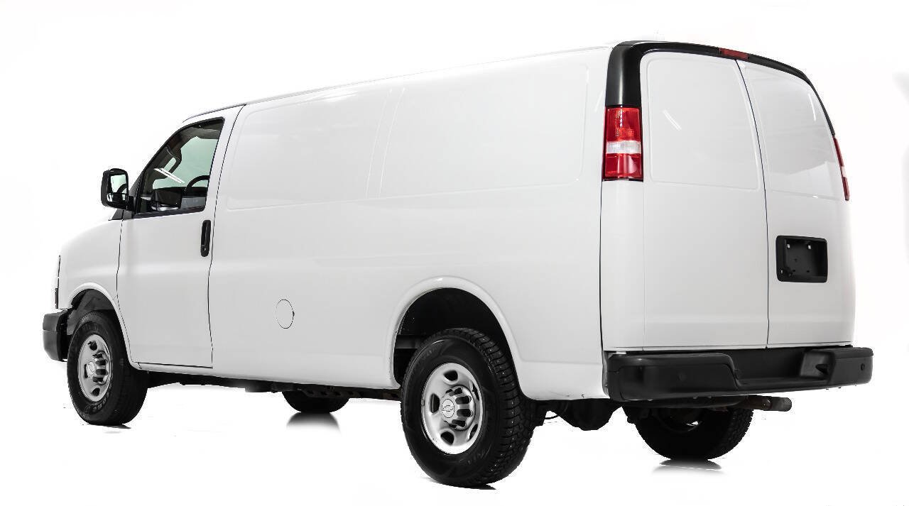 Used 2021 Chevrolet Express 2500 w/ Driver Convenience Package RWD image 4