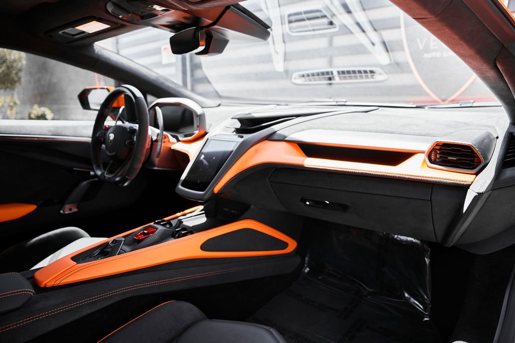 Used 2024 Lamborghini Revuelto AWD/4WD image 45