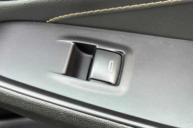 Used 2020 Chevrolet Traverse RS image 23