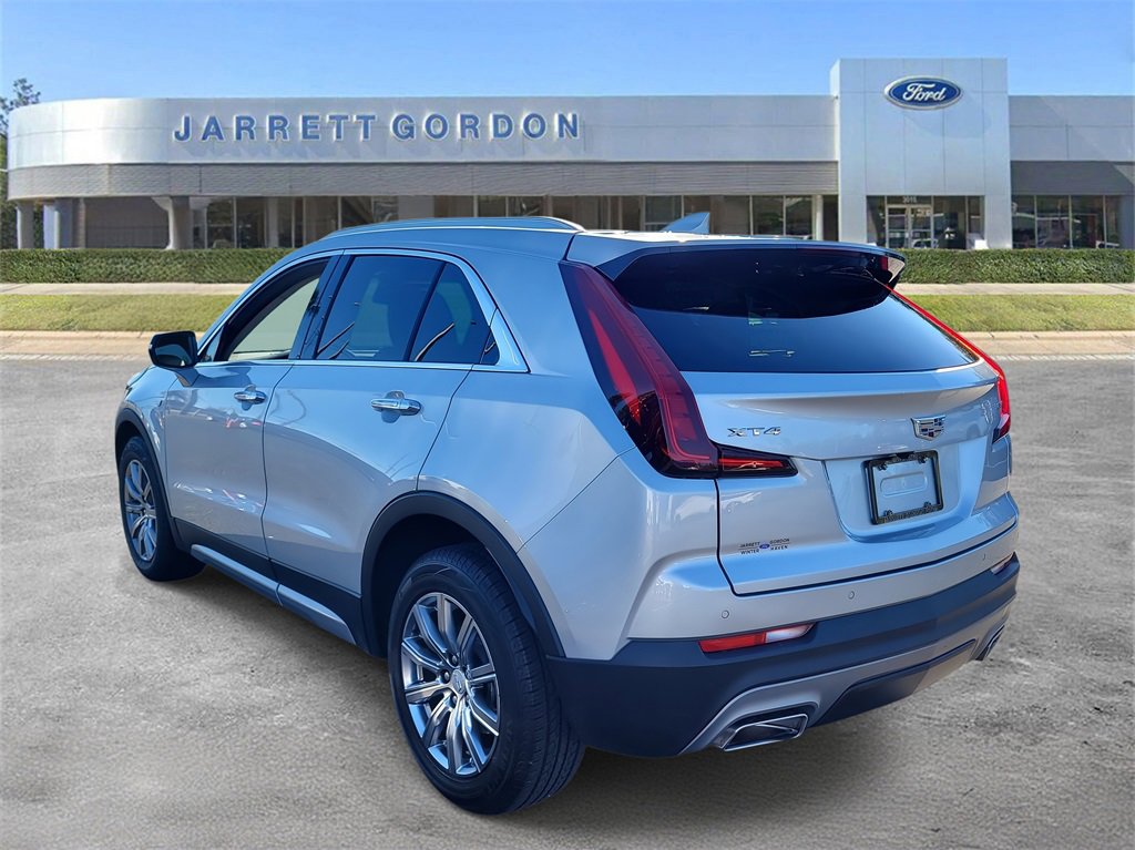Used 2022 Cadillac XT4 Premium Luxury w/ Safety Alert Package image 3