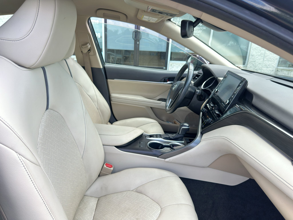 Used 2022 Toyota Camry XLE FWD image 11