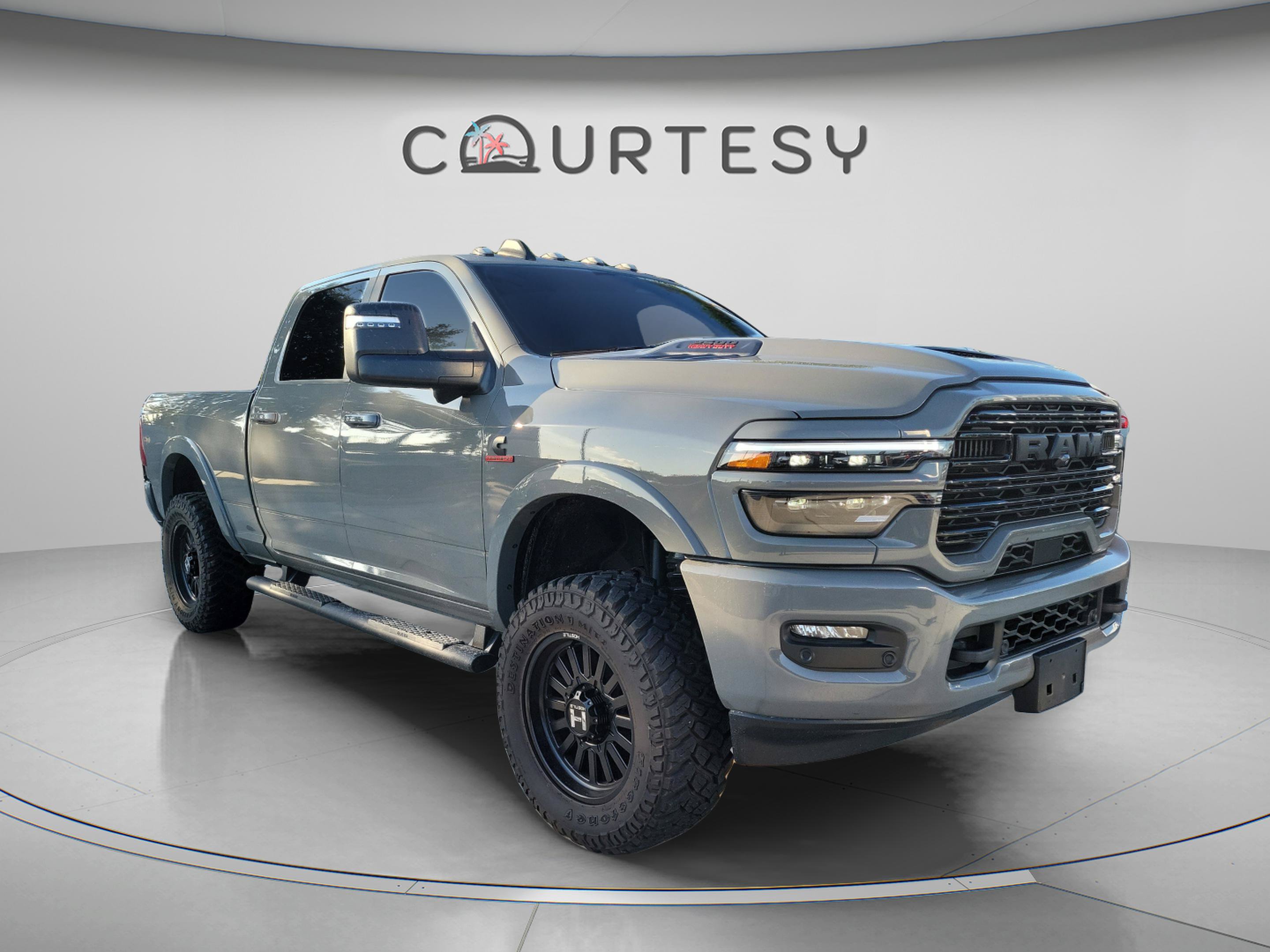 Used 2025 RAM 2500 Laramie w/ Night Edition AWD/4WD image 4
