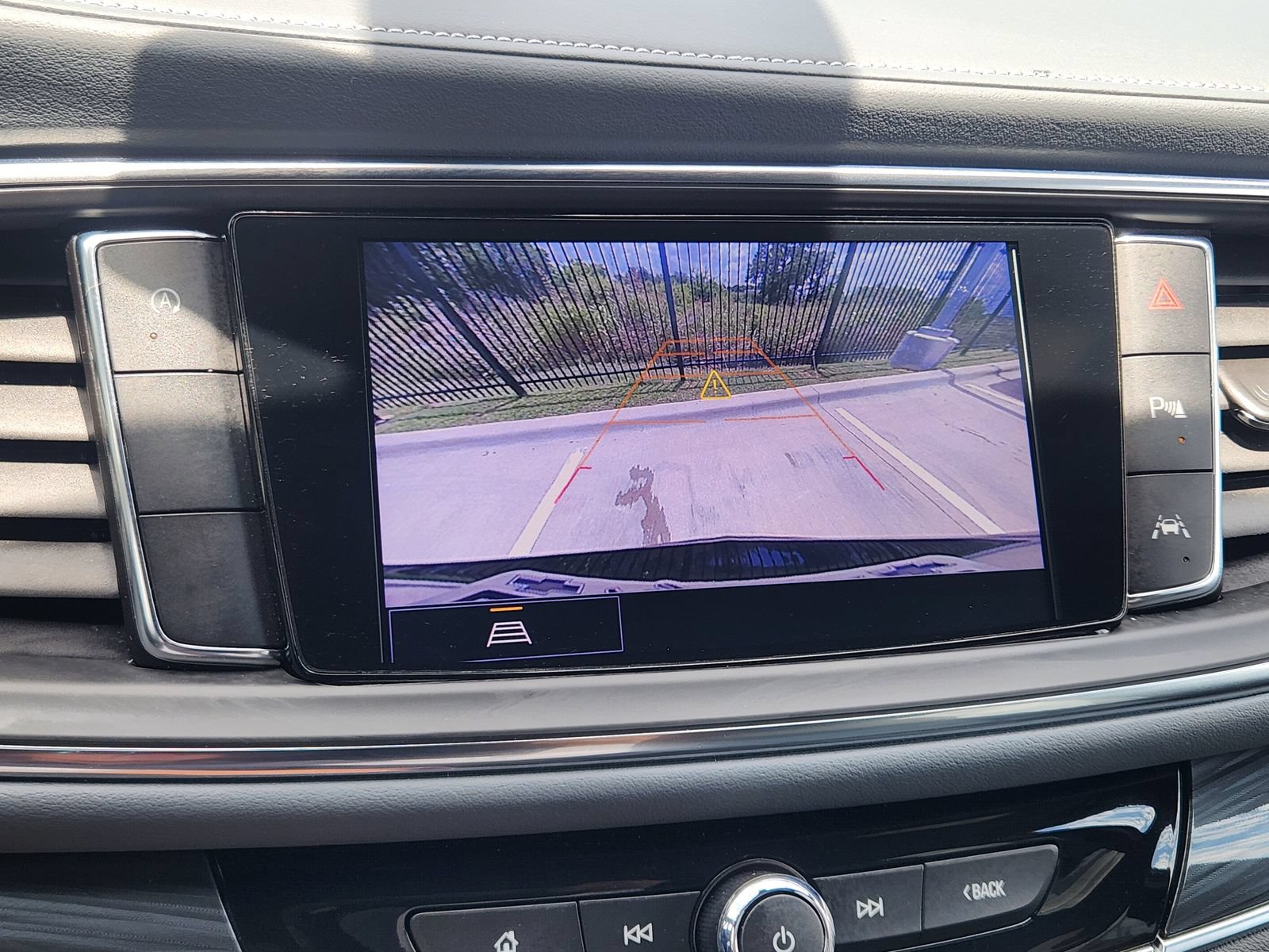 Used 2024 Buick Enclave Essence w/ Experience Buick Package FWD image 19